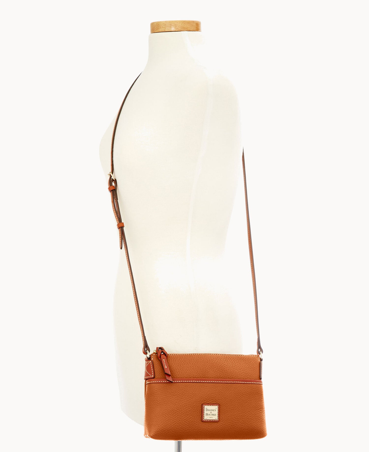 B0018G_AWFCPATN_ALT4