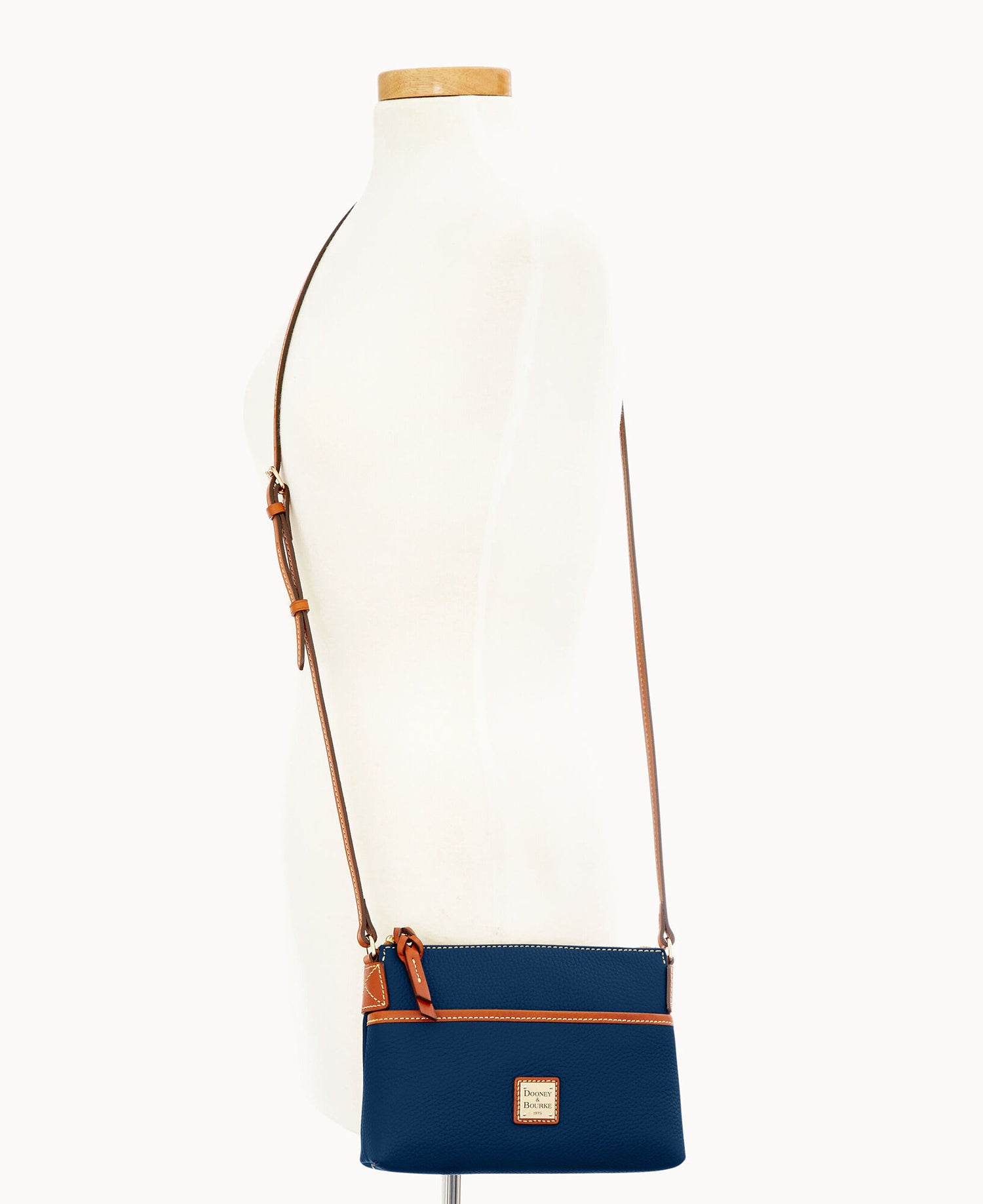 B0018G_AWMDPATN_ALT4