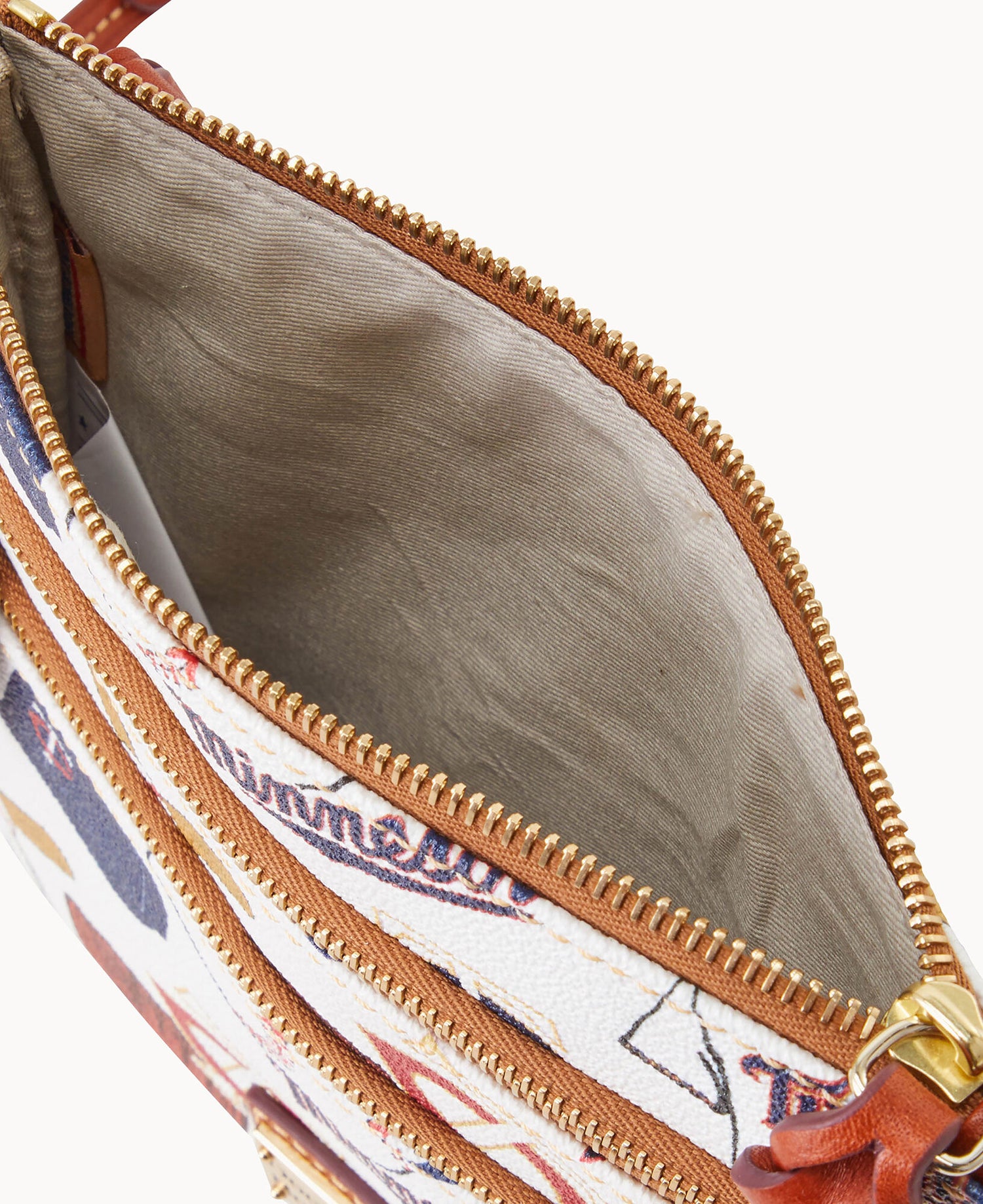 B0298G_QUMWPATNTWNS_ALT2