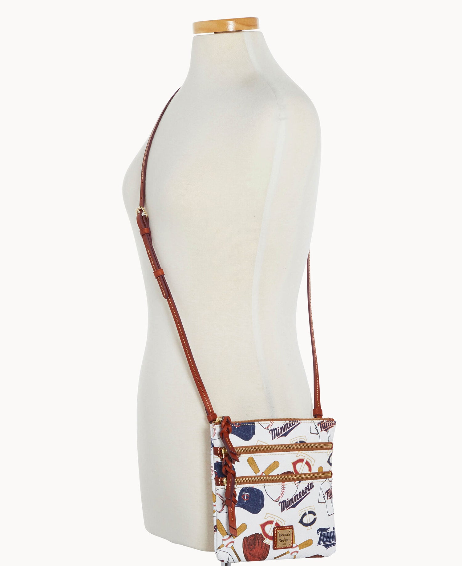 B0298G_QUMWPATNTWNS_ALT4