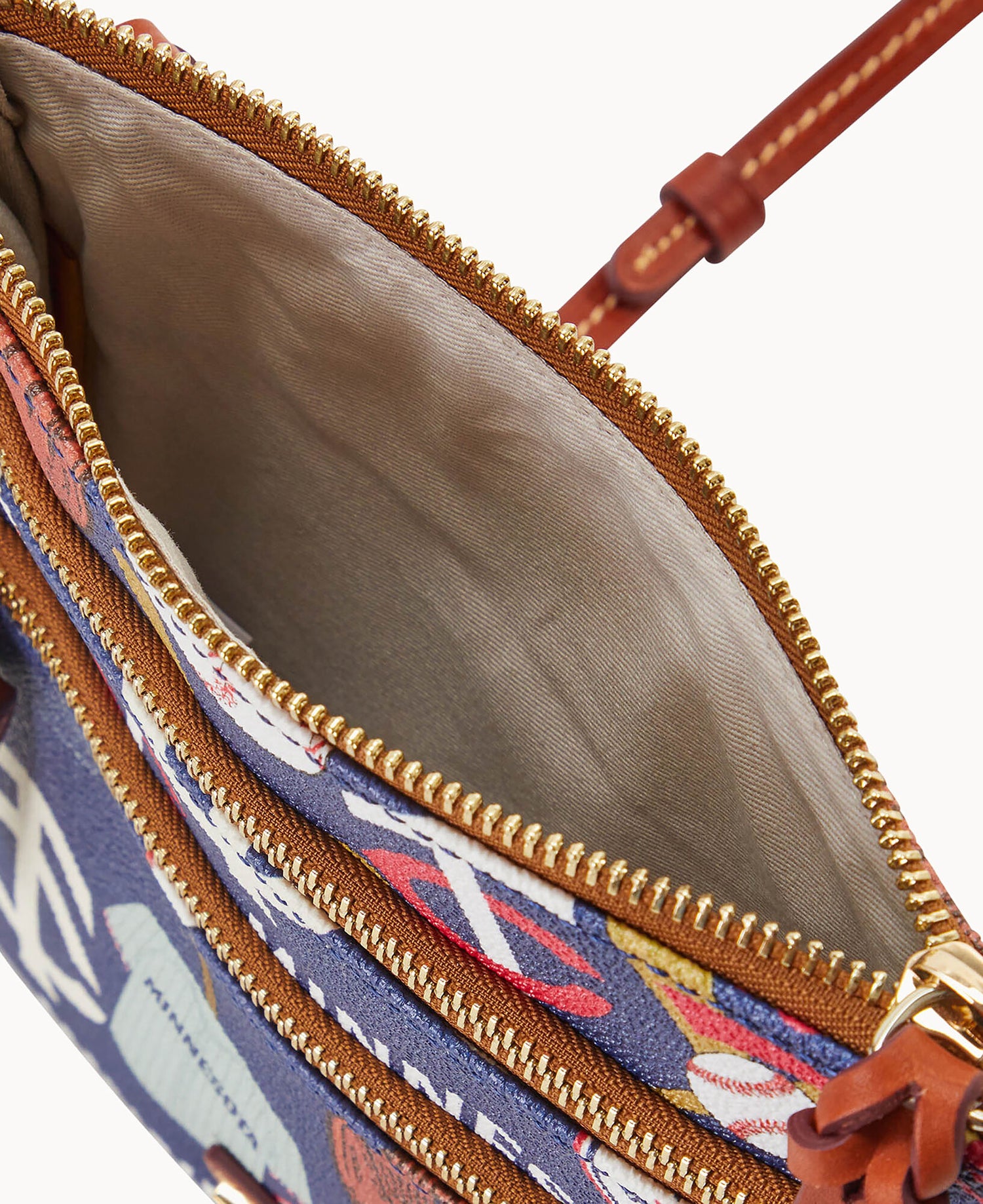 B0298G_QUNVPATNTWNS_ALT2