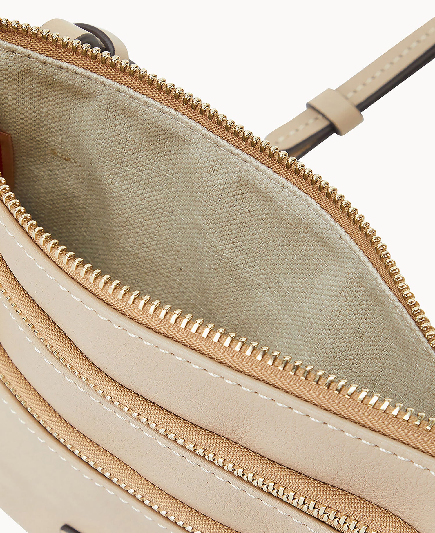 B0298G_XG8FXG8F0002_ALT2