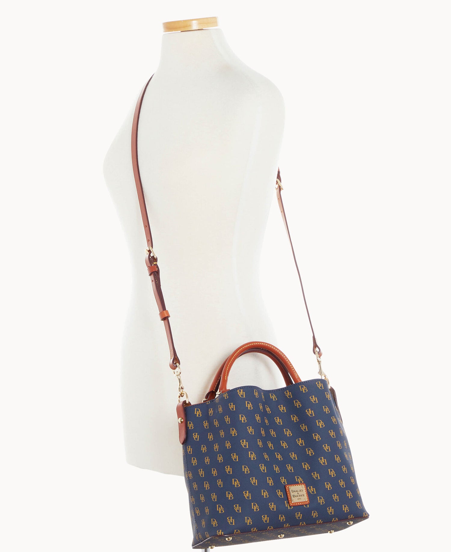 B0946G_NGNVPATN_ALT4