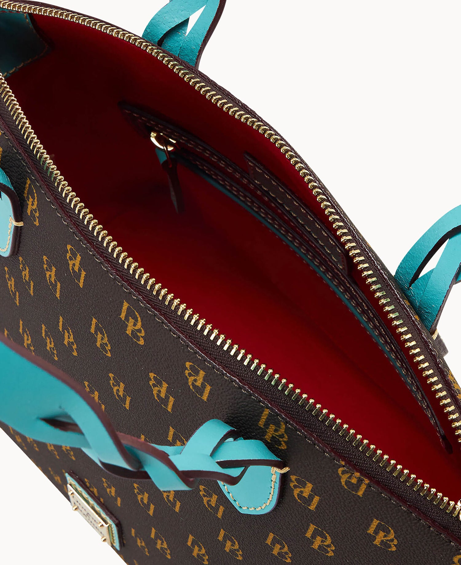 B1592G_NGBMPAAQ_ALT2