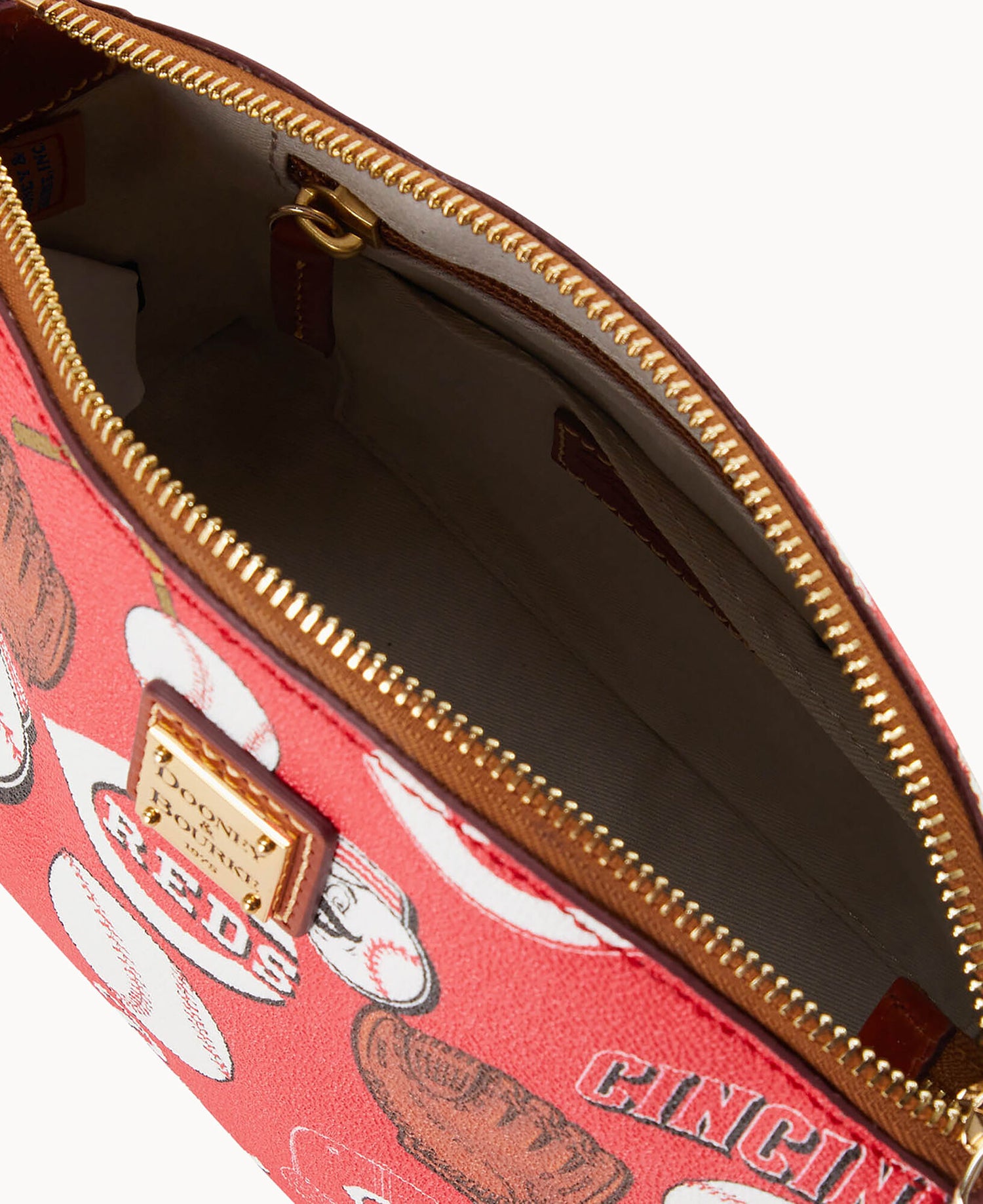 B1696G_QURDPATNREDS_ALT2