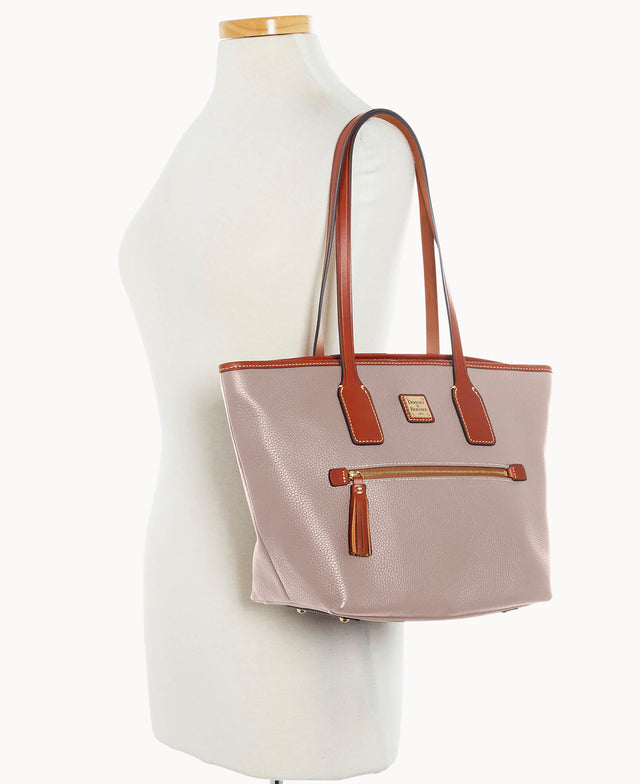 B1852G_AWOYPATN_ALT4