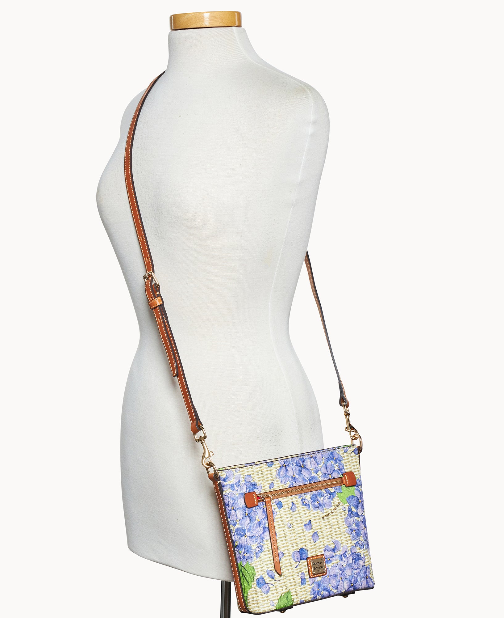 Hydrangea Basketweave Small Zip Crossbody – ILoveDooney