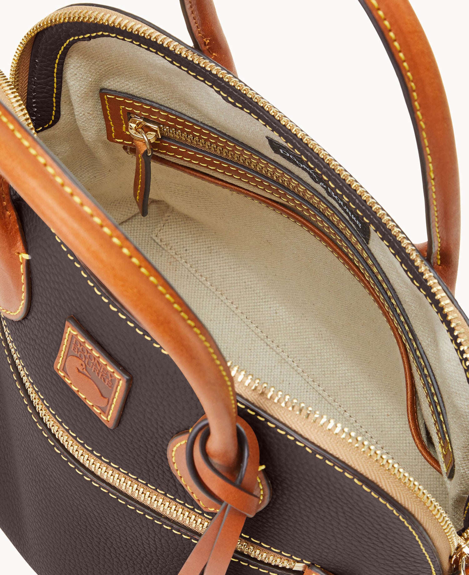 B1954G_9PBMPAKR_ALT2