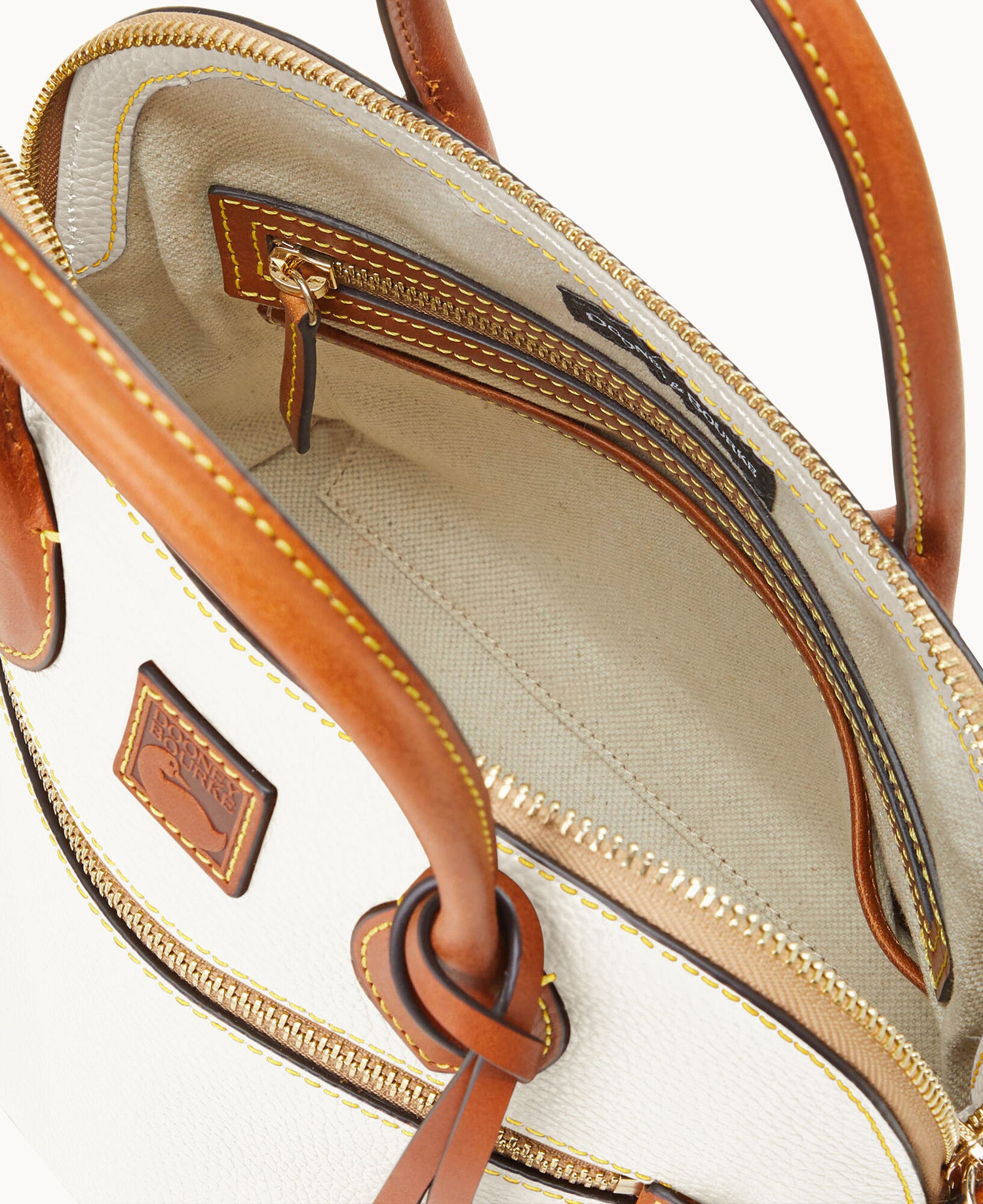 B1954G_9PWHPAKR_ALT2