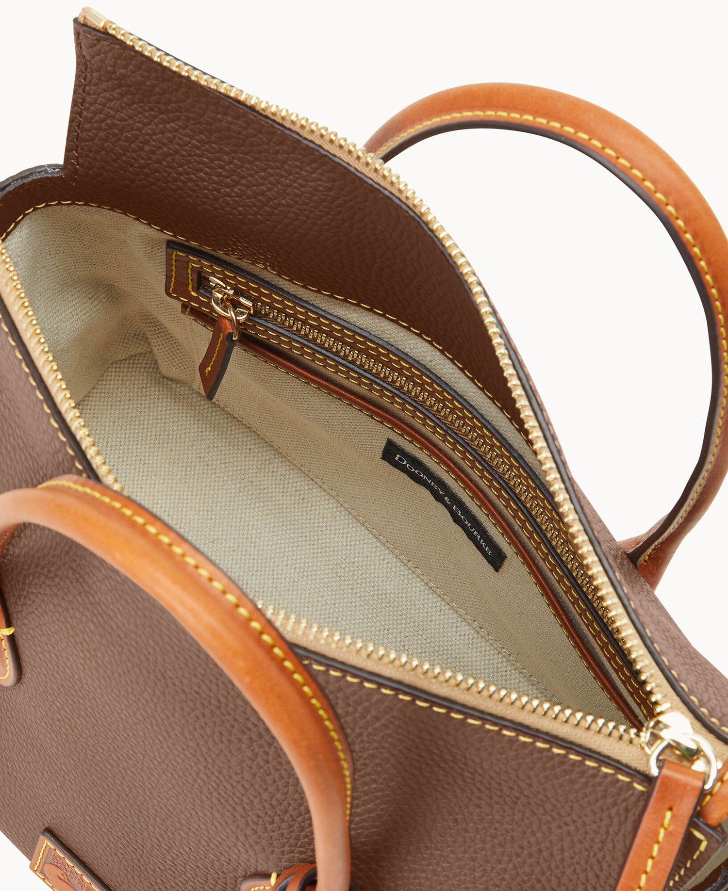 B1958G_9PBFPAKR_ALT2