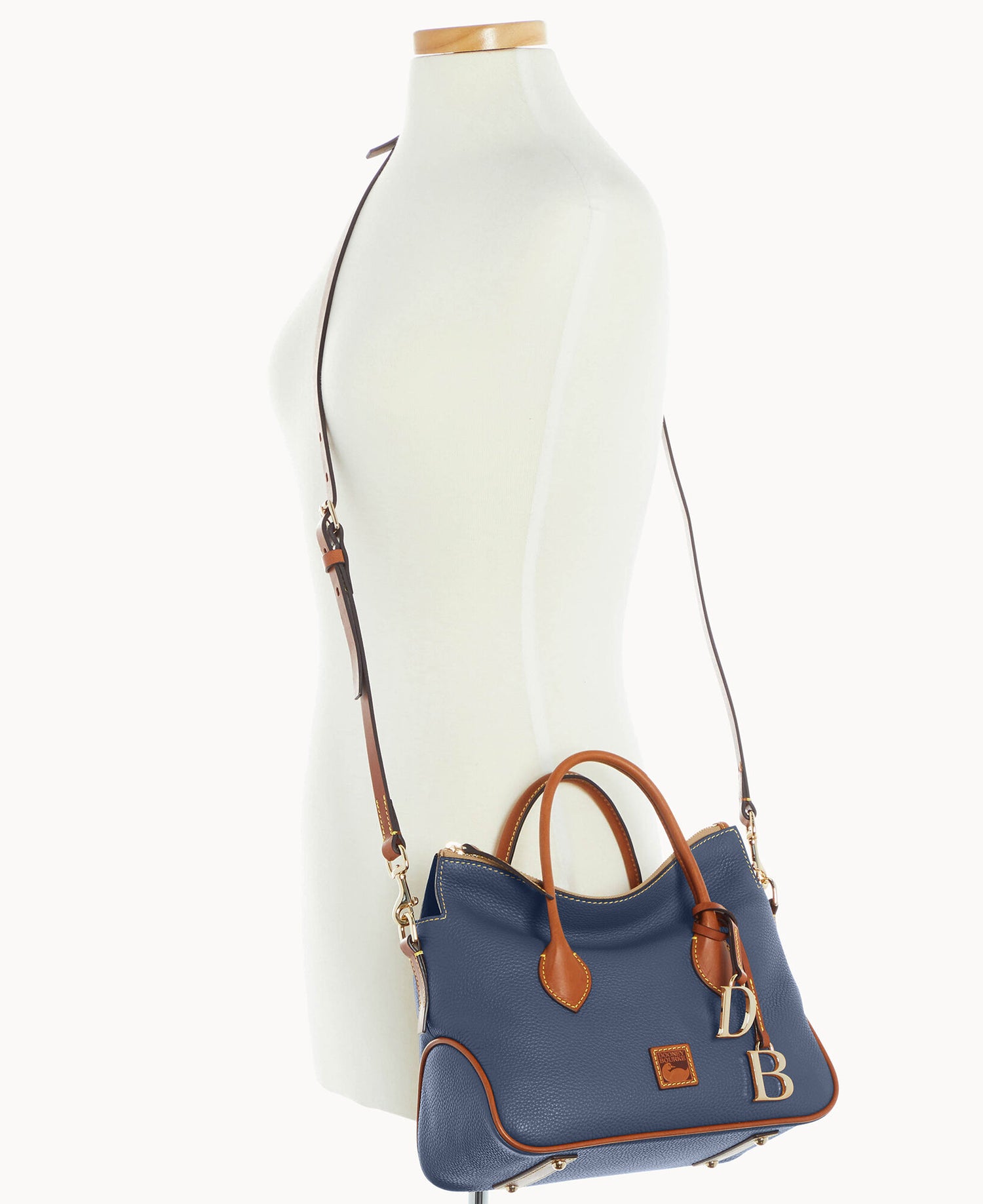 B1958G_9PXQPAKR_ALT4