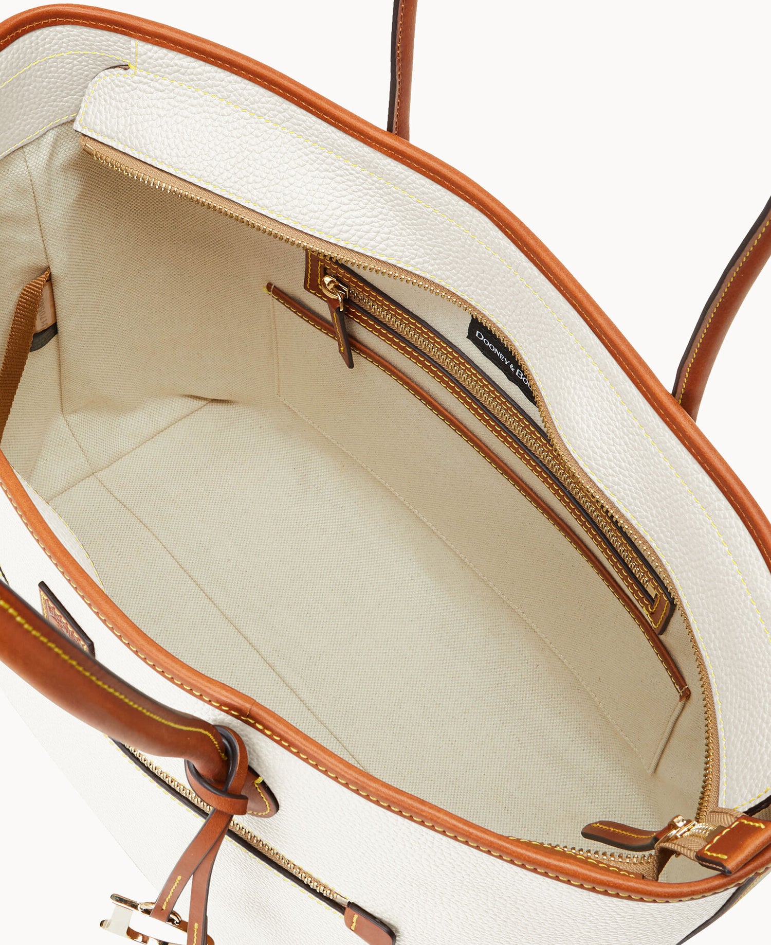 B1965G_9PWHPAKR_ALT2