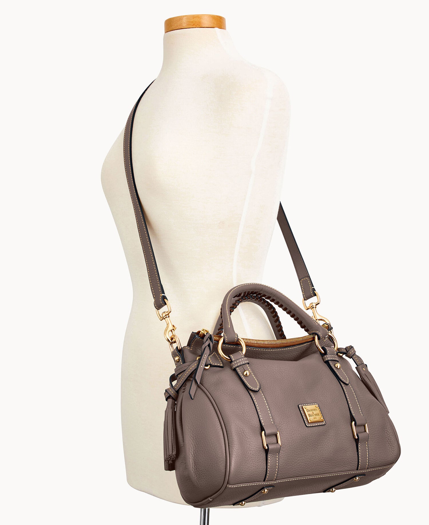 B1980G_AWELAWEL0001_ALT4