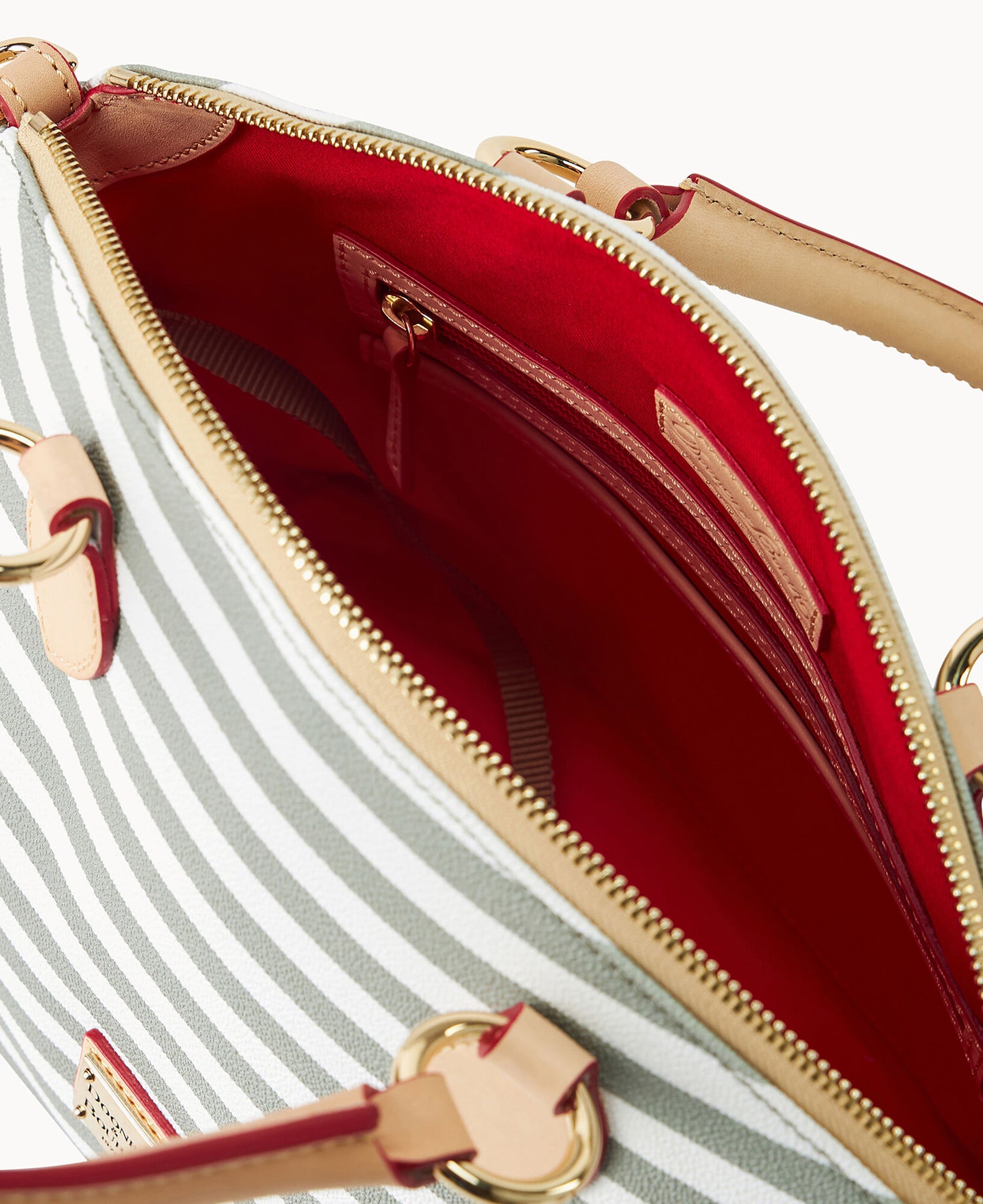 B2339G_1N8FSVNA_ALT2