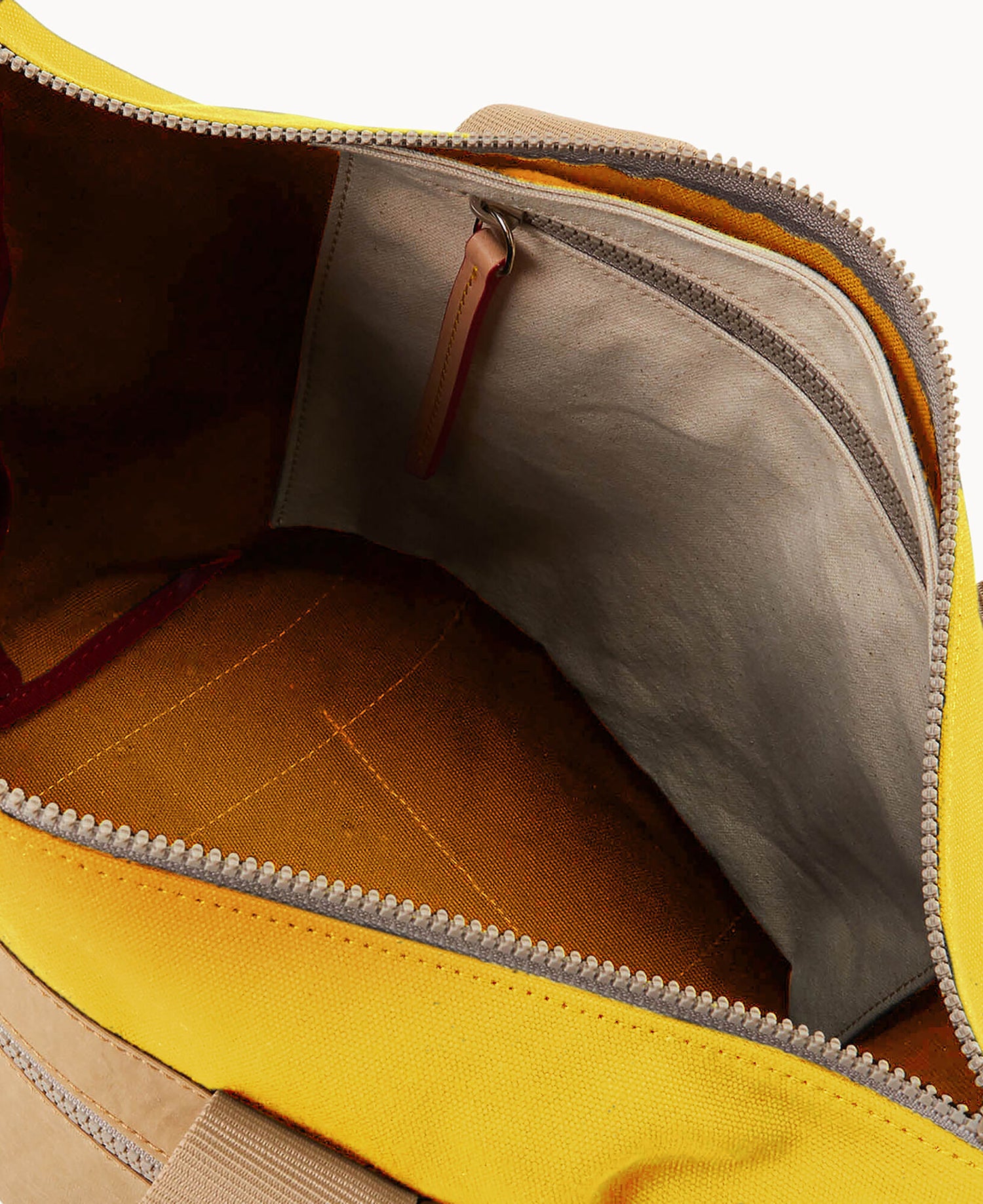 B2397G_CNYLSVNA_ALT2