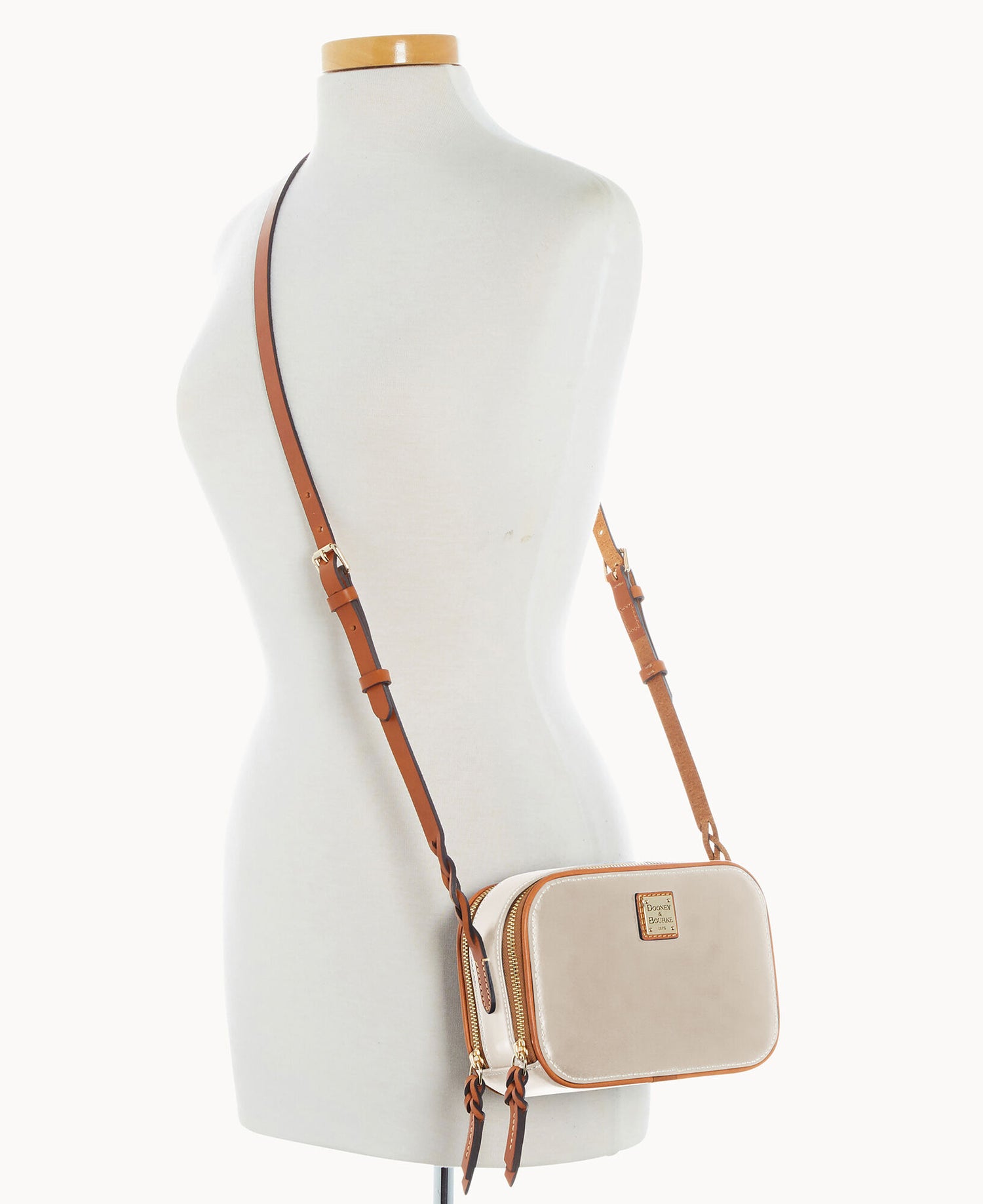 B2409G_JKOYPANA_ALT4