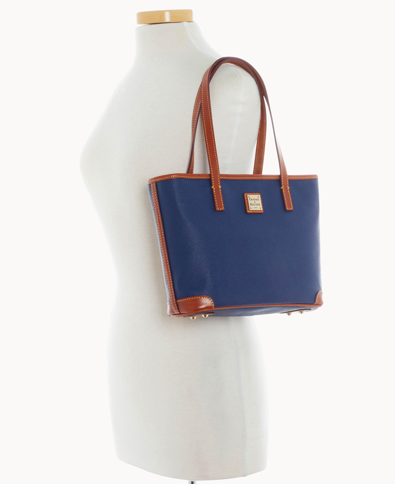 B2420G_KIMDPATN_ALT4