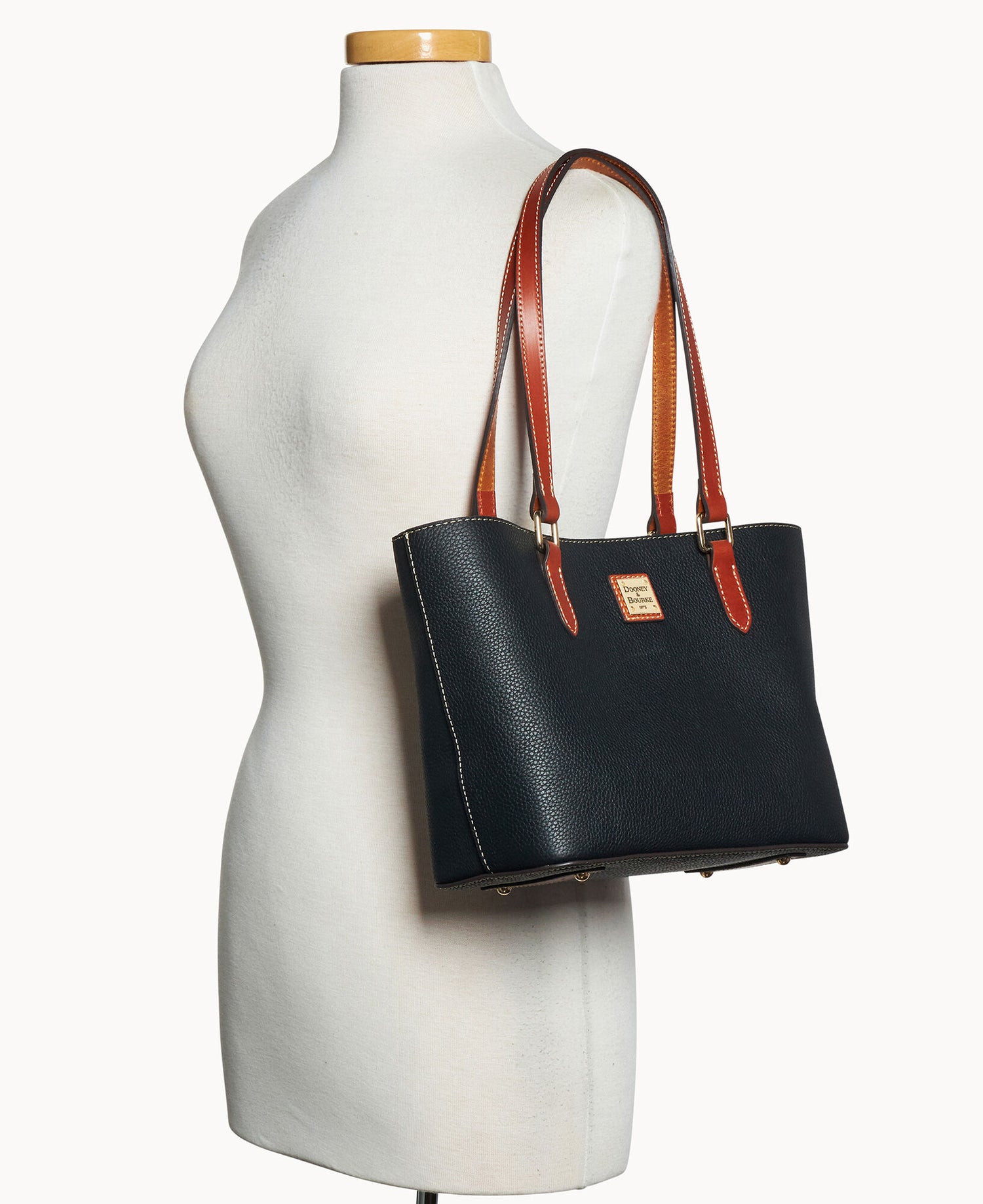 B2485G_AWBLPATN_ALT4