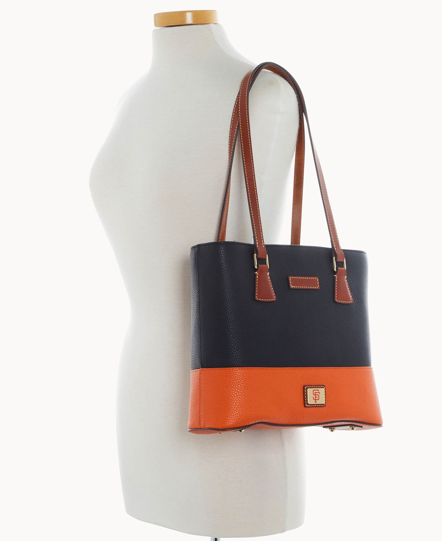 B2487G_5ECEPATNGINT_ALT4