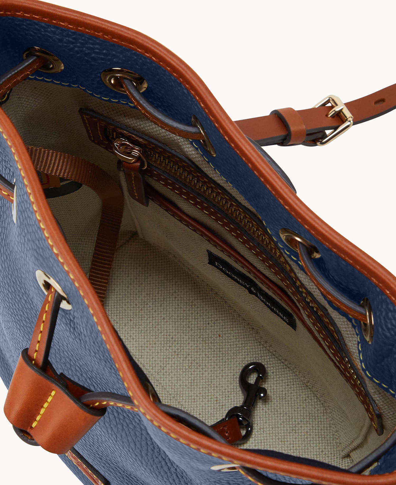 B2547G_9PXQPAKR_ALT2