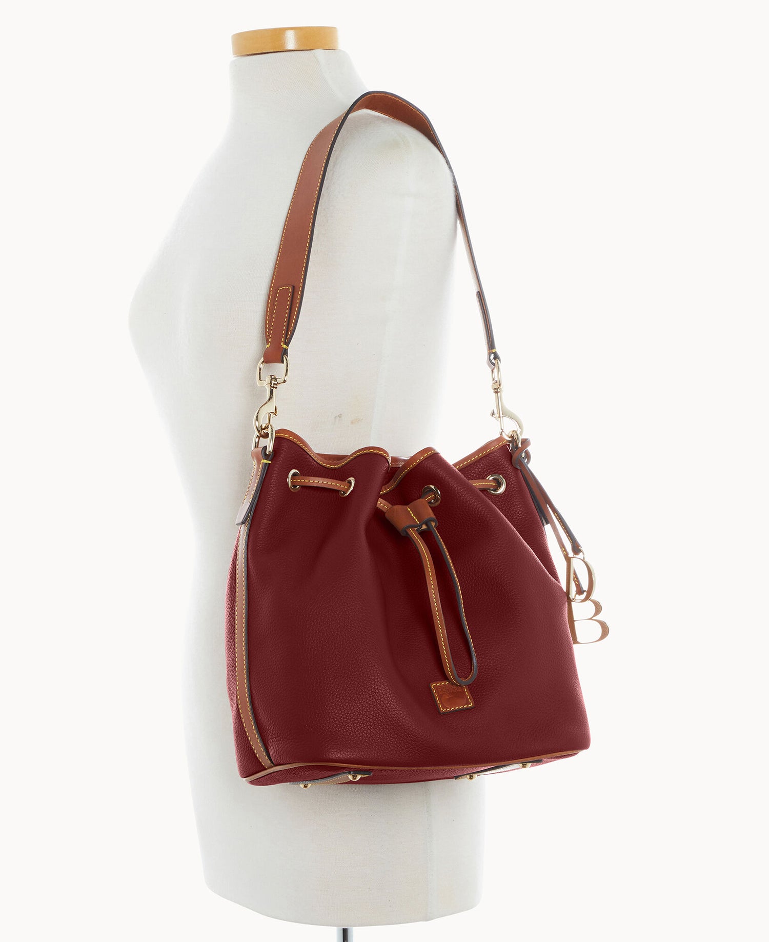 B2548G_9PBXPAKR_ALT4