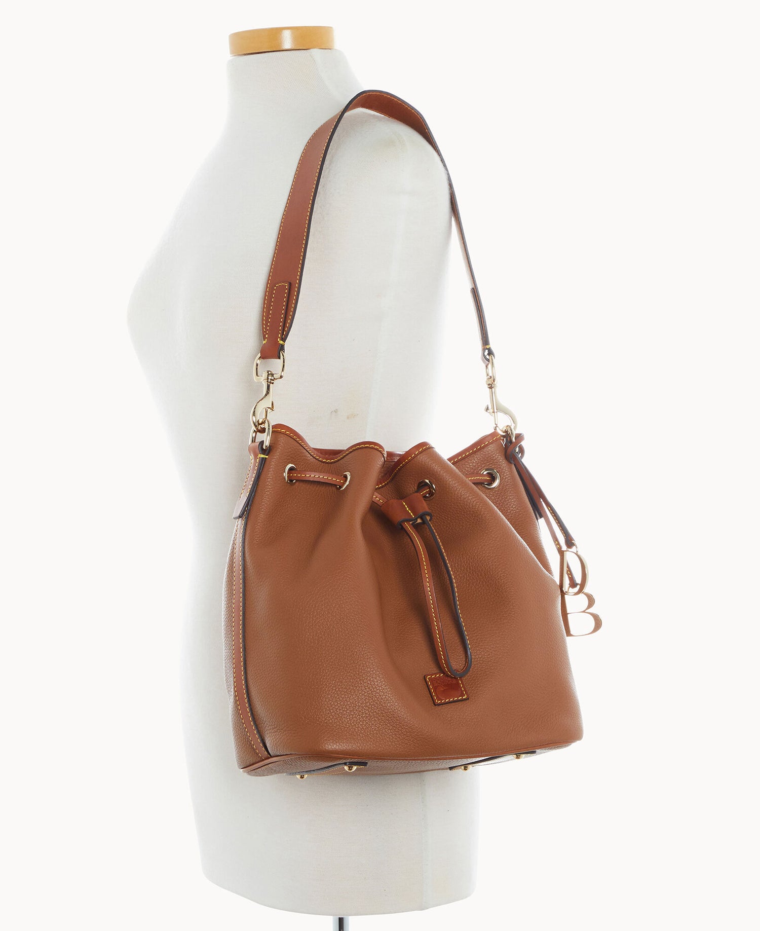 B2548G_9PCAPAKR_ALT4