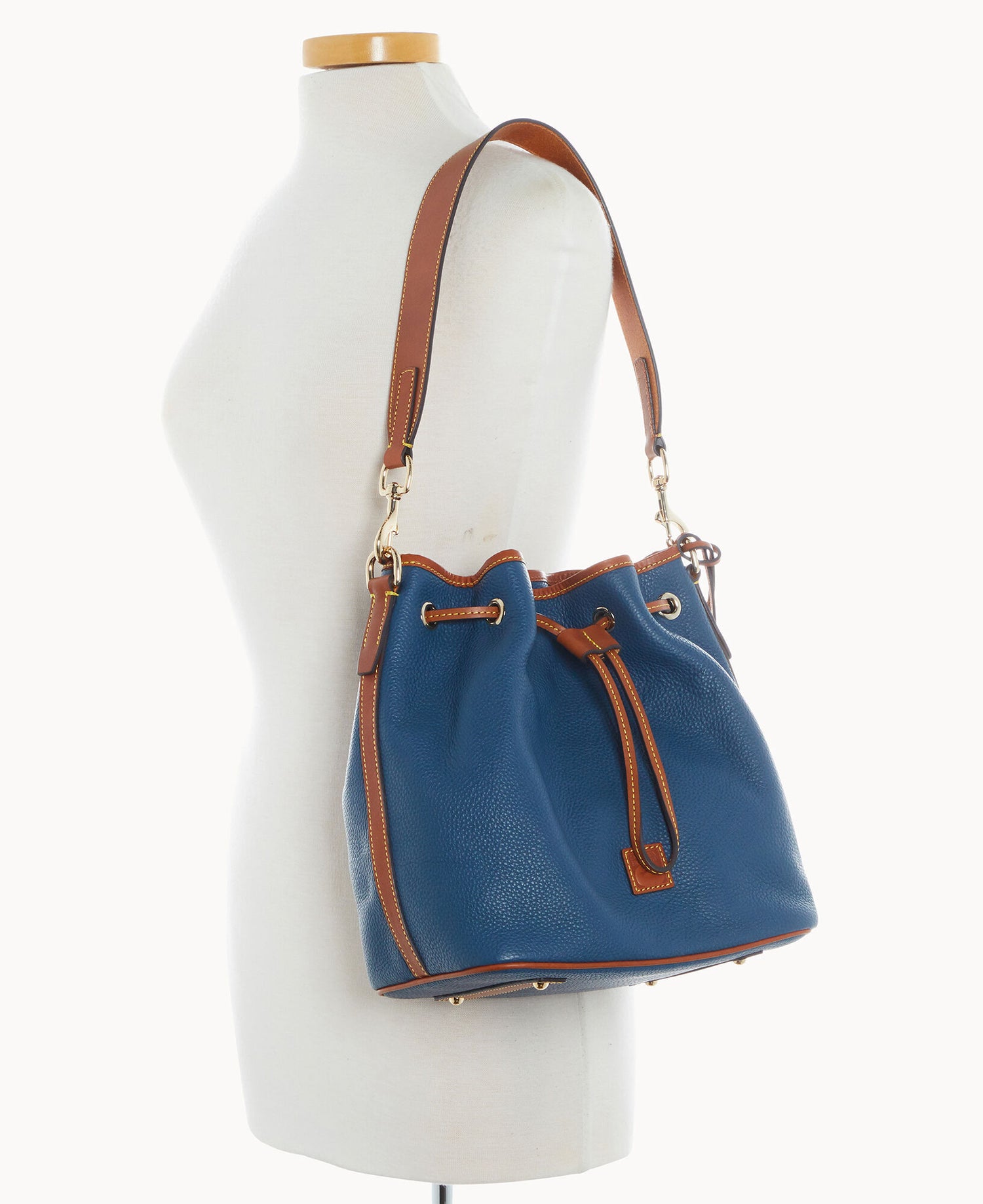 B2548G_9PJEPAKR_ALT4