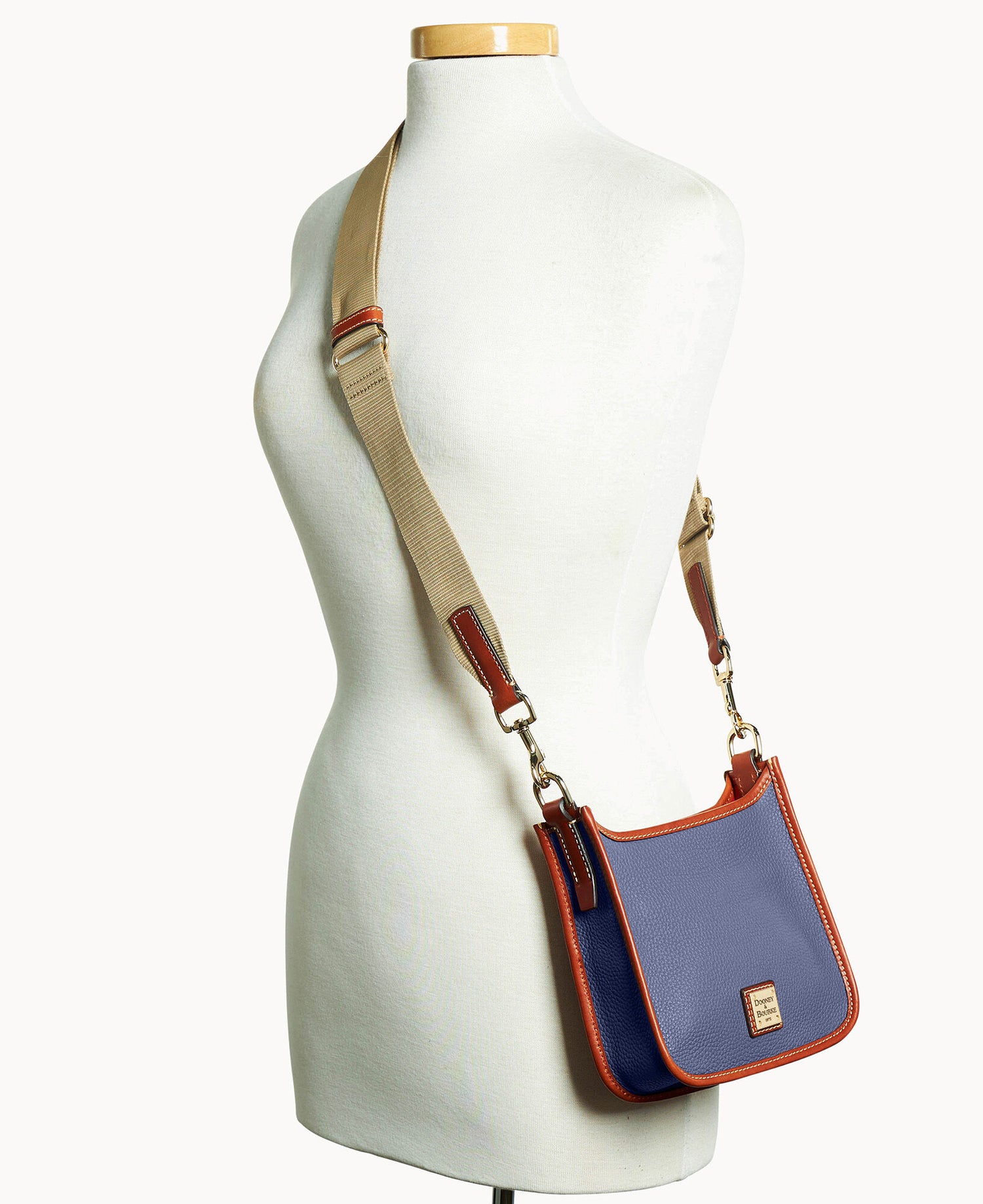 B2551G_AWXQPATN_ALT4