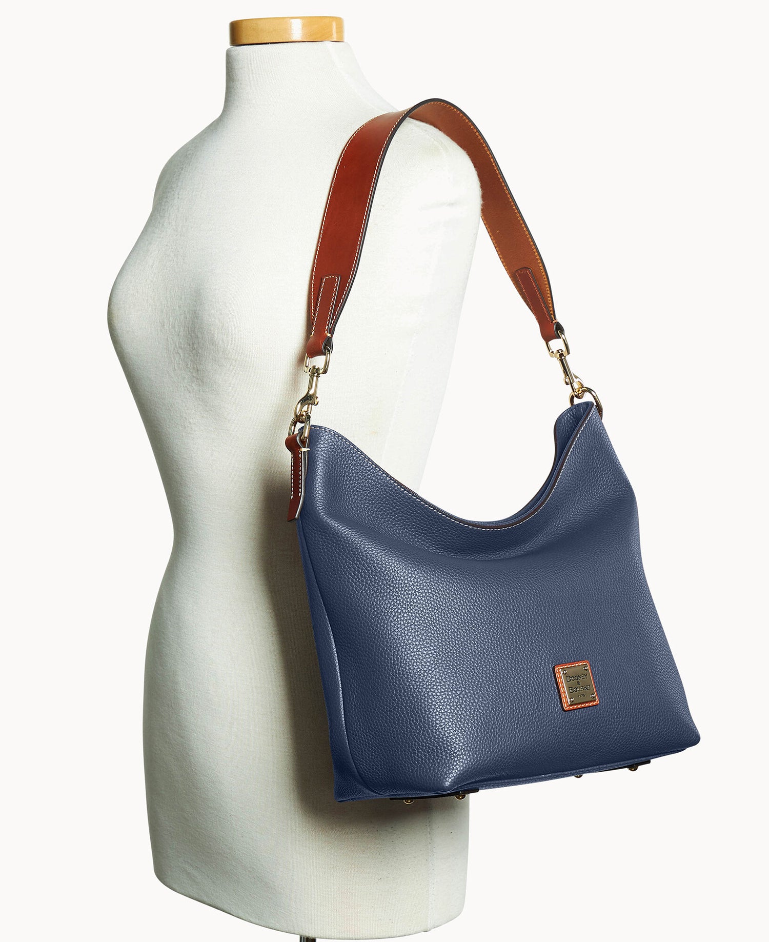 B2555G_AWXQPATN_ALT4