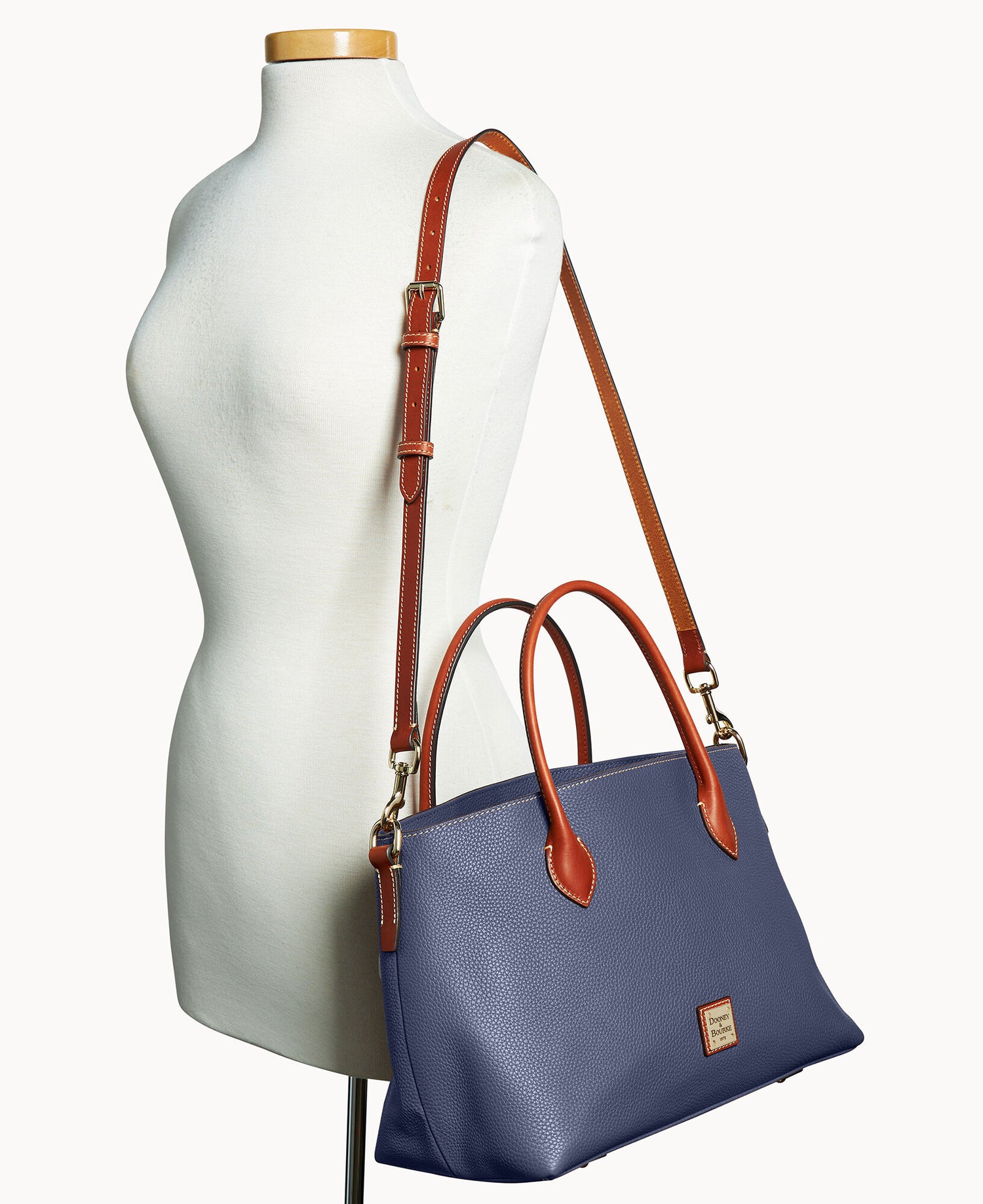 B2557G_AWXQPATN_ALT4