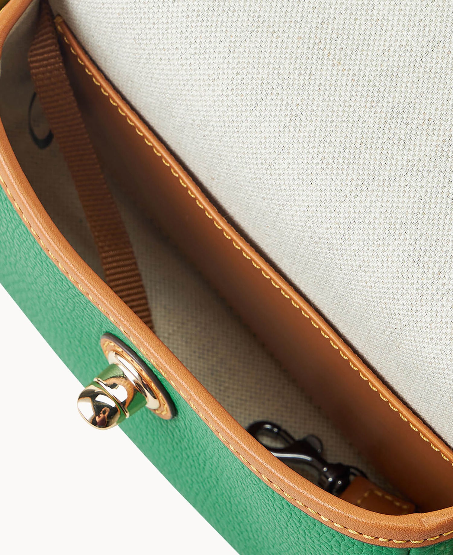 B2567G_AWEDPACM_ALT2