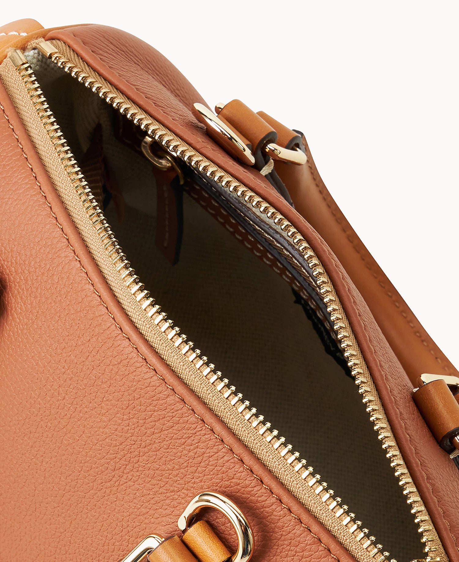 B2573G_UGSTPACM_ALT2