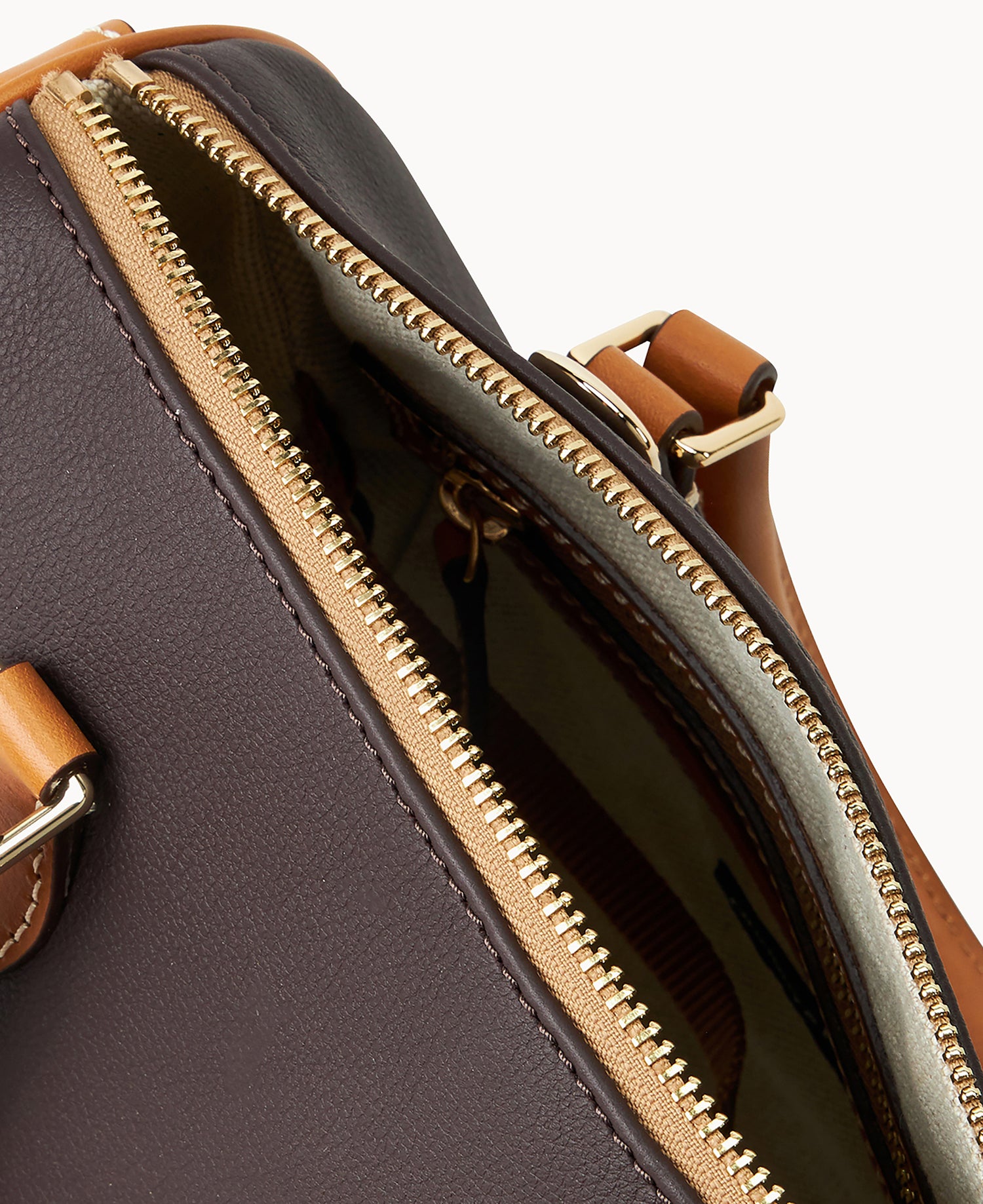 B2574G_UGBMPACM_ALT2