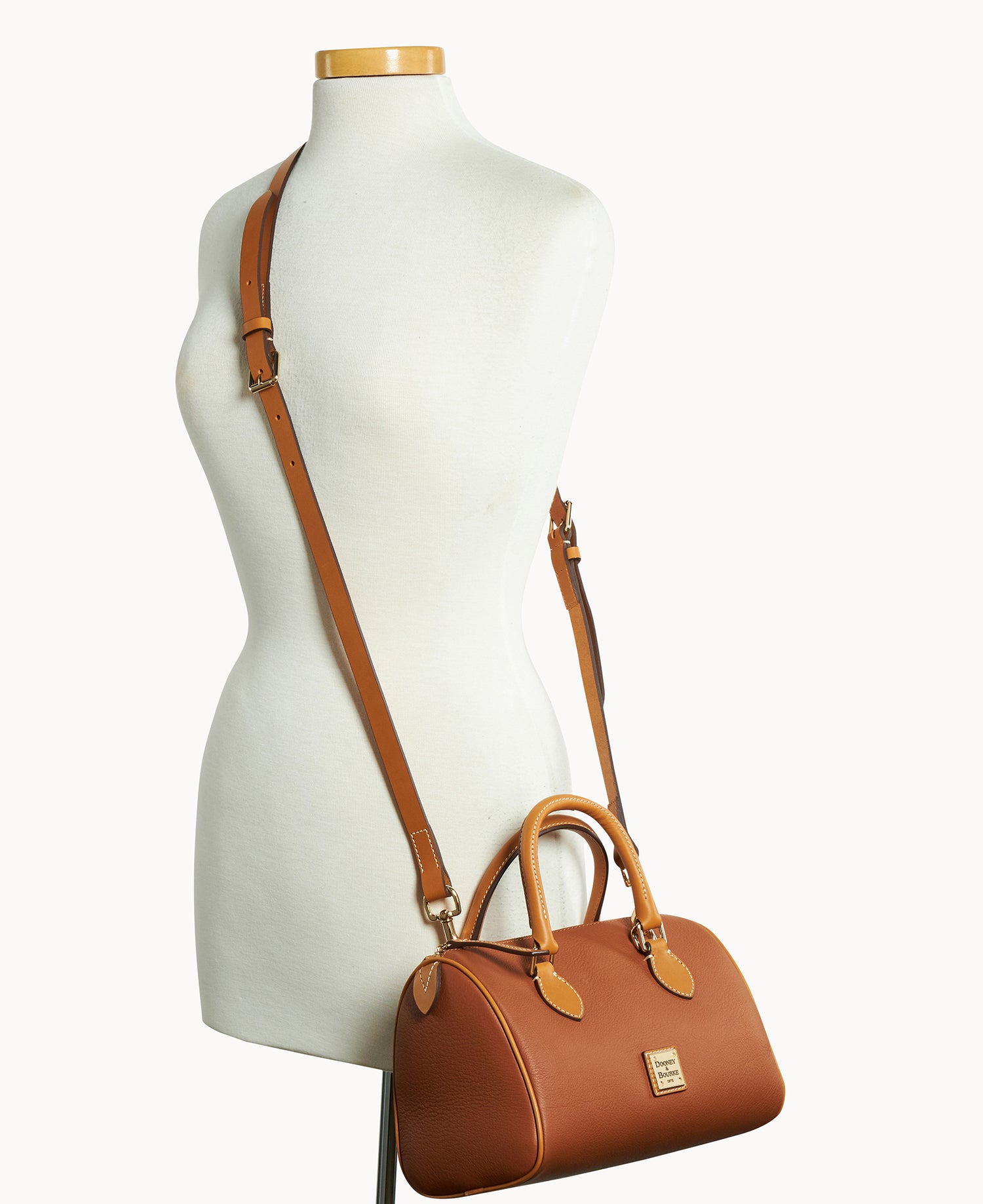 B2574G_UGSTPACM_ALT4