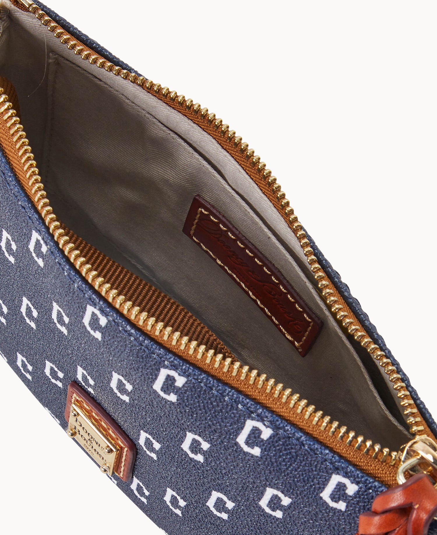 M1400G_MJNVPATNGUAR_ALT2