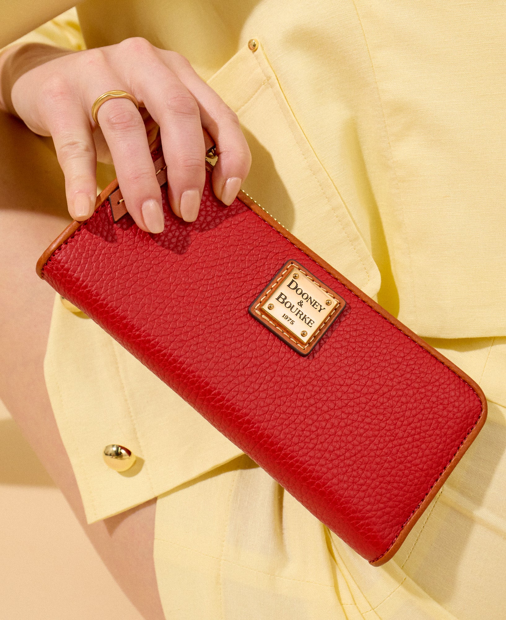 Pebble Grain Zip Clutch – ILoveDooney