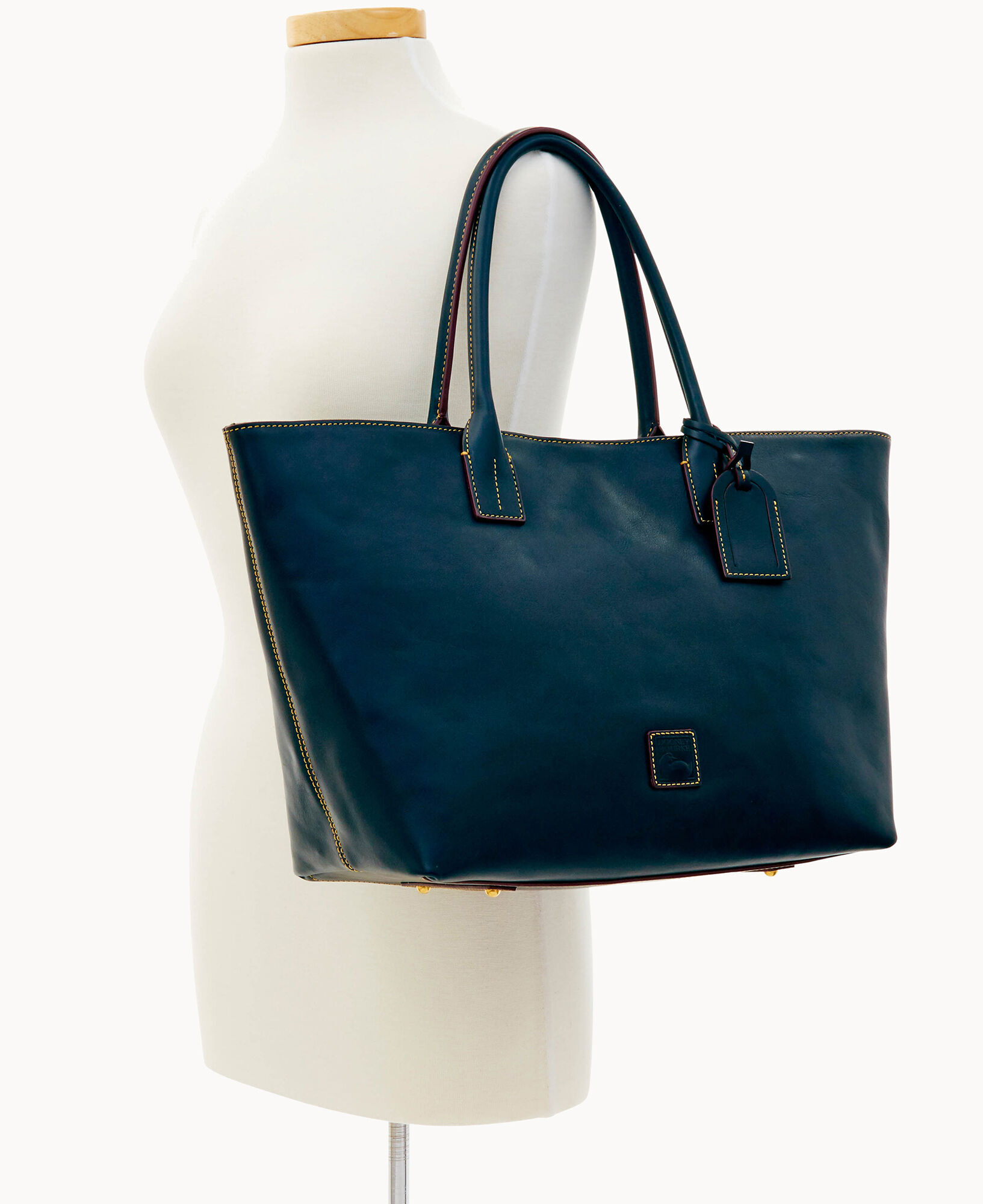 Dooney and bourke hotsell florentine medium russel bag