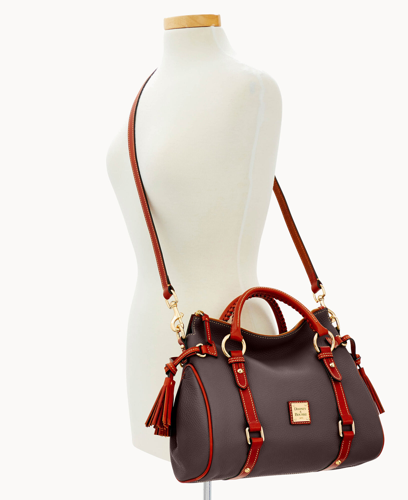 Pebble grain medium hotsell satchel