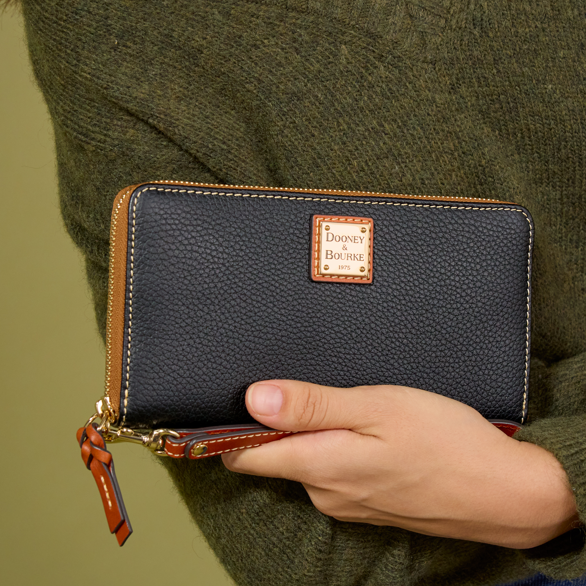 Pebble Grain Large Zip Around Wristlet Crossbody